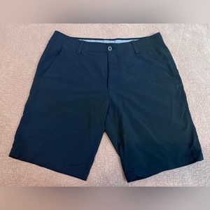 UNDER ARMOUR Black Loose Heatgear Shorts